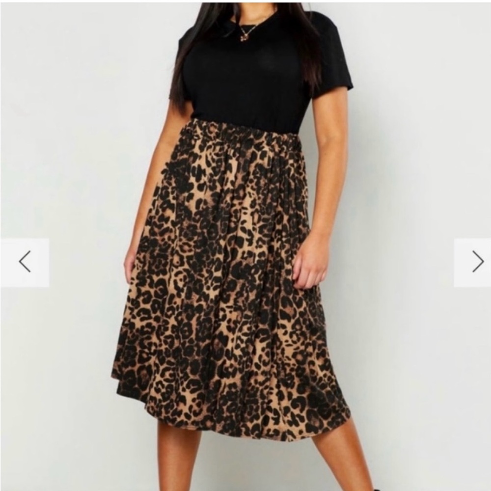 X034 Boohoo Leopard Print Midi Skirt